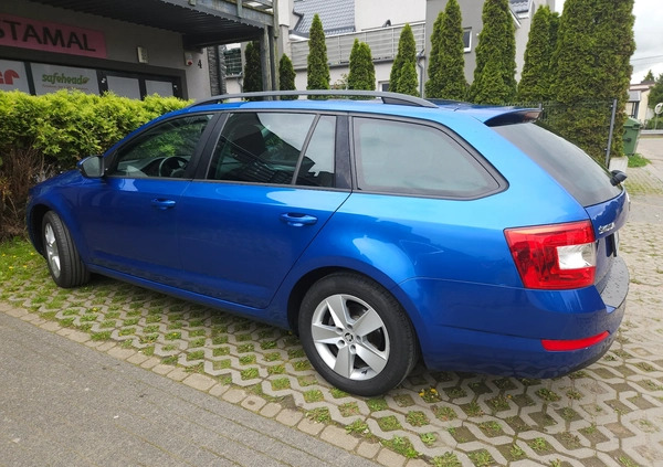 Skoda Octavia cena 36900 przebieg: 218500, rok produkcji 2016 z Piwniczna-Zdrój małe 137